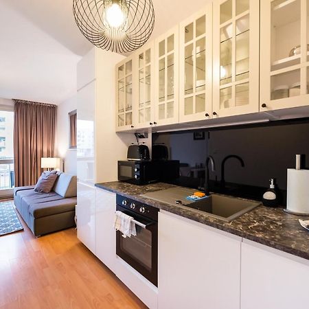 Metro Kondratowicza Velvet Apartment Warsaw Exterior photo