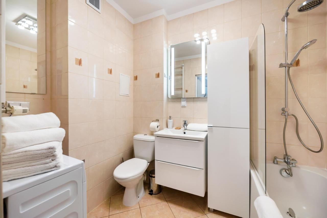 Metro Kondratowicza Velvet Apartment Warsaw Exterior photo